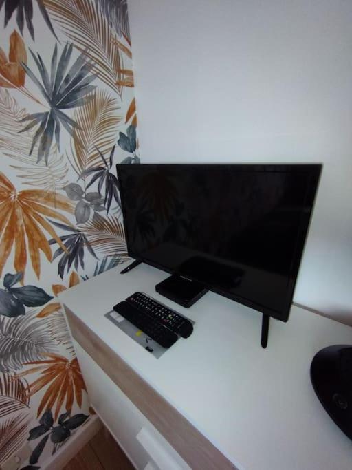 Le Ptit Nid De Louviers Tv/Fibre Apartment Bagian luar foto